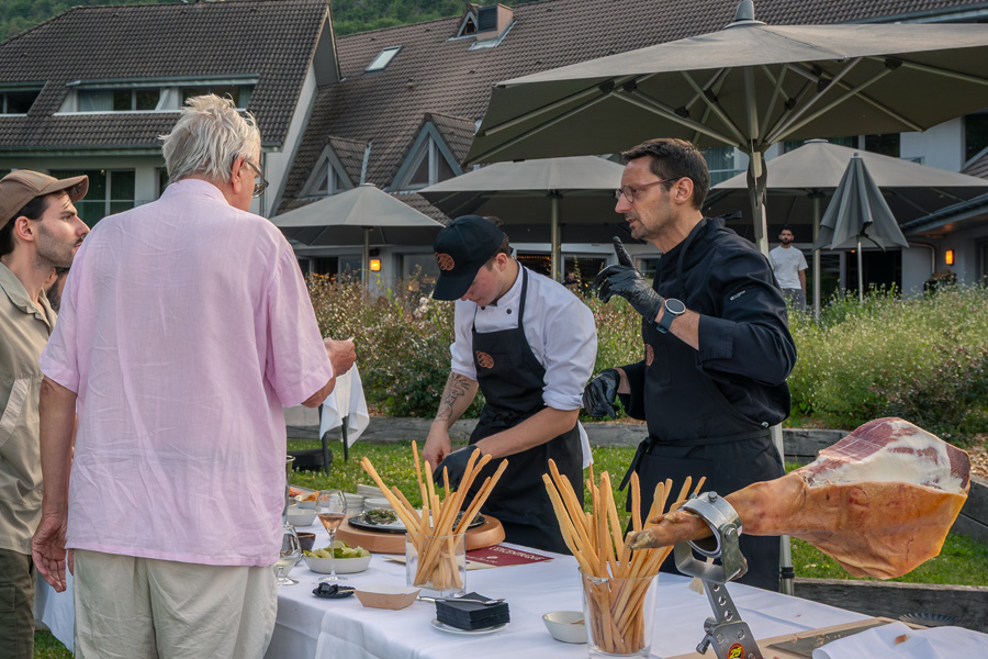 black-bass-evenementiel-buffet-vue-lac